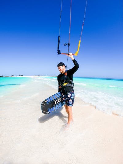 Découvrez le matériel de kitesurf core : performance et fiabilité